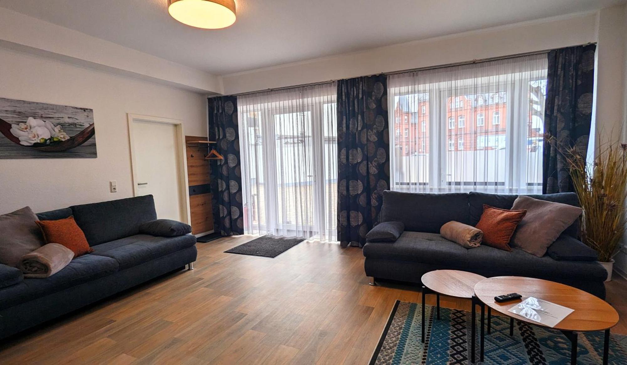 Fewo Urban Gotha-Apartment Friedenstein- Am Schlosspark- Parken An Der Der Tuer- Barrierefrei, 900 Meter Zum Bahnhof - Wallbox Luaran gambar
