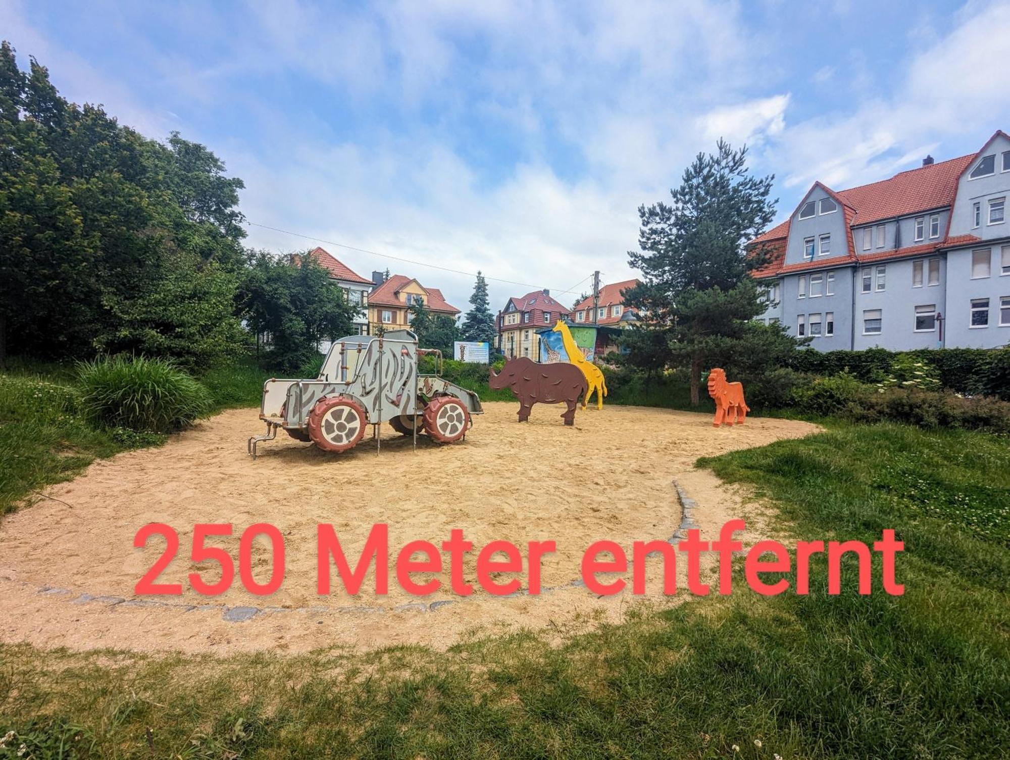 Fewo Urban Gotha-Apartment Friedenstein- Am Schlosspark- Parken An Der Der Tuer- Barrierefrei, 900 Meter Zum Bahnhof - Wallbox Luaran gambar
